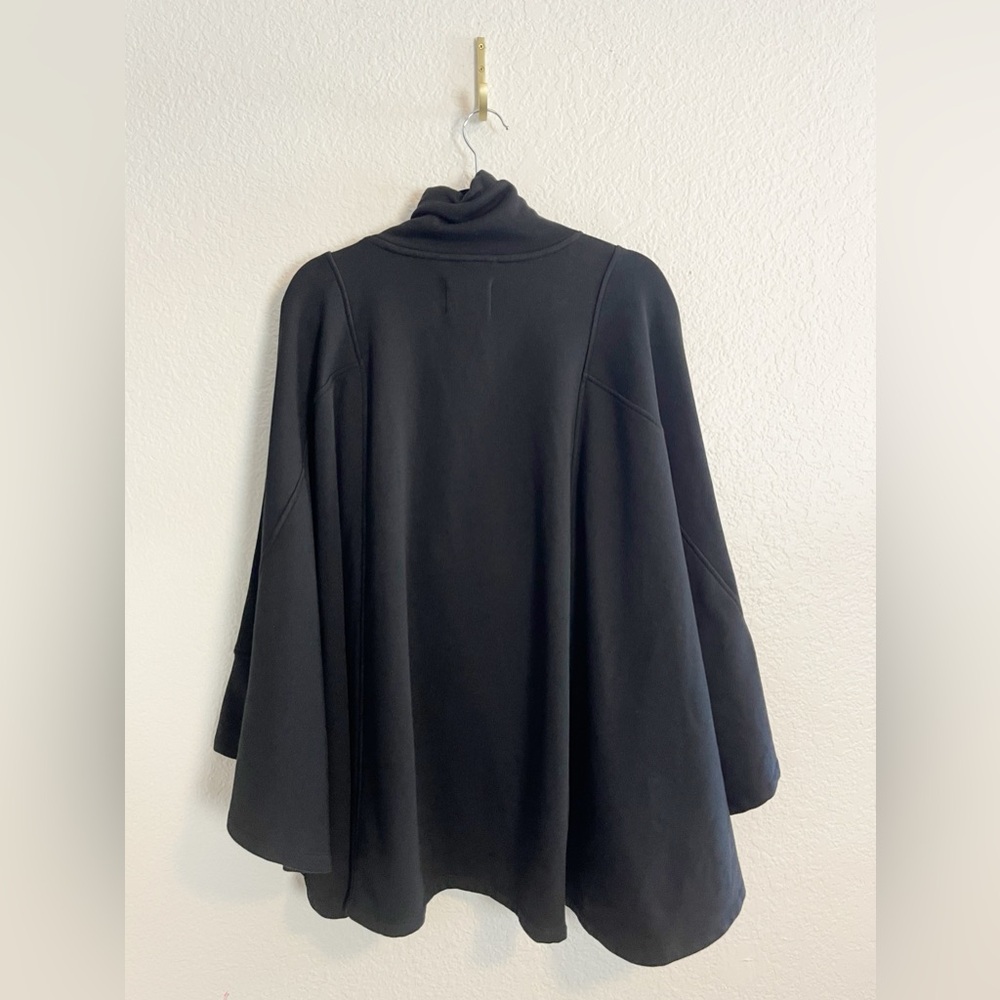 Ugg Charlynne women’s poncho in black XS/S - Picture 4 of 8